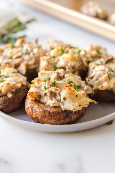 Plated Appetizers, Goat Cheese Stuffed Mushrooms, Portabella Mushrooms Recipes, Cold Appetizer, Mushrooms Stuffed, Veggie Side Dish Recipes, Cheese Stuffed Mushrooms, Viral Recipes, Baked Mushrooms