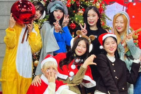 Dreamcatcher Christmas, Boy Group, Happy Face, Boy Groups, Dream Catcher, Girl Group, My Girl, Stars, Christmas