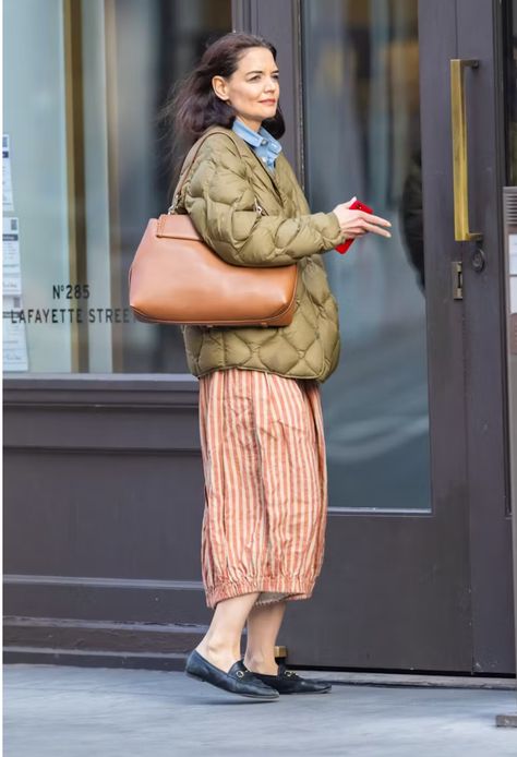 Miu Miu Shop, Kate Holmes, Gucci Jordaan Loafer, Katie Holmes Style, Quilted Coats, Long Down Coat, Birkenstock Sandals Arizona, Coat Trends, Style Muse