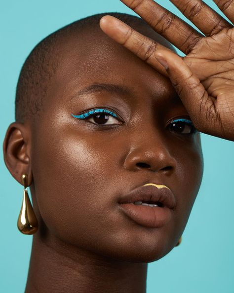 Mama Cāx on Instagram: “☀️ 🌙 | Issa summer look  Makeup: @glossier Colors/acrylic paint from @maccosmetics MUA: @ewaperry 📷: @duyschmoo [ Image Description: Close…” Summer Look Makeup, Baby Blue Eyeshadow, Creative Eyeliner, Makeup Glossier, Blue Eyeliner Makeup, Natural Makeup For Teens, Best Natural Makeup, Blue Eyeliner, Eyeliner Makeup