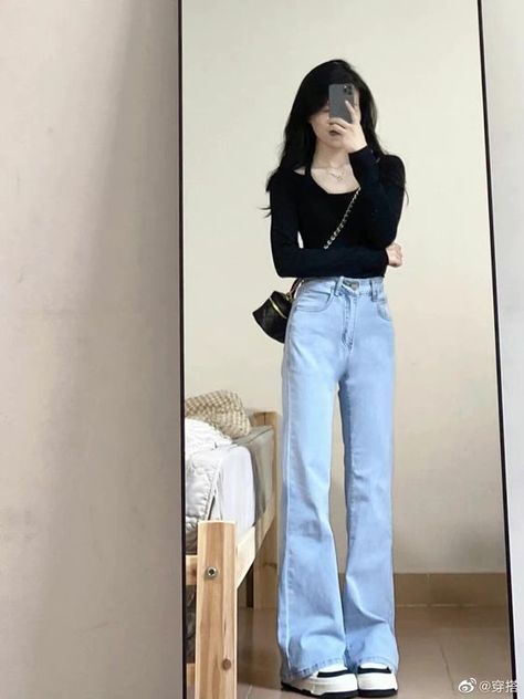 Women Wide Leg Jeans, High Waist Baggy Jeans, Simple Style Outfits, Golden Globes Red Carpet, Korean Outfit Street Styles, Pants Y2k, Casual College Outfits, Korean Casual Outfits, Jeans High Waist