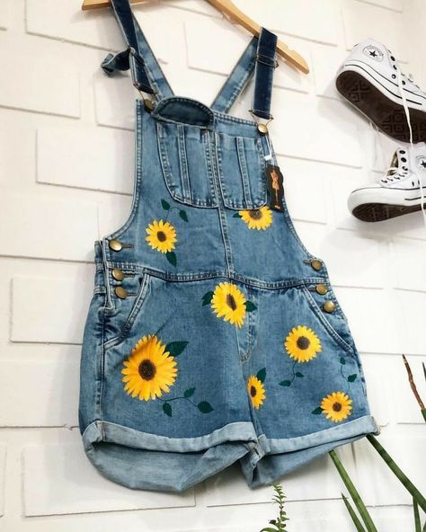 Jeans Jumper, Painted Clothes Diy, Diy Kostüm, Diy Vetement, Painted Jeans, Painted Denim, Painted Clothes, Pusheen, Denim Overalls