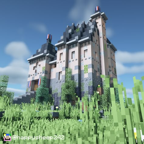 A beautiful little chateau inhabited by a noble French gentleman on the wide French countryside! Minecraft French Chateau, Cottage Palette, Minecraft Farmhouse, Minecraft Castle Designs, Minecraft Kingdom, Minecraft Mansion, French Castle, Minecraft Structures, Minecraft Pictures