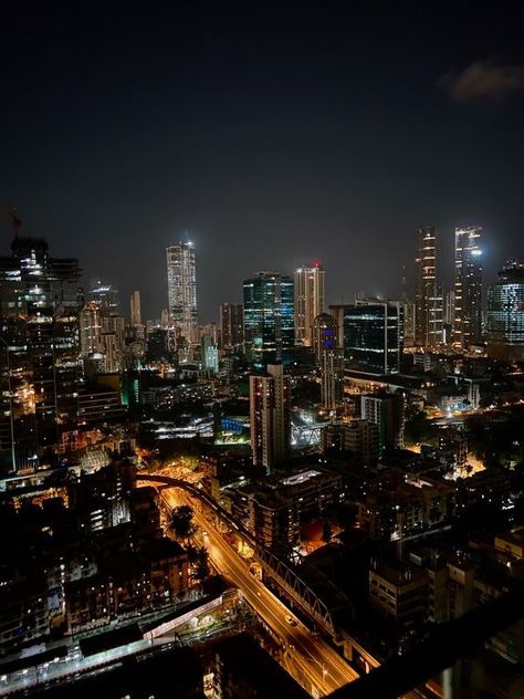 #skyline #mumbai #nightlife Mumbai Night View, Mumbai Night Life, Sarangpur Hanuman, Mumbai Aesthetic, Mumbai Skyline, Dream Cars Range Rovers, City View Night, General Aesthetic, Mumbai City