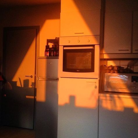 Orange Aesthetic, Sun Light, Vsco Filter, Yellow Aesthetic, Aesthetic Colors, Homestuck, Double Wall Oven, Light And Shadow, A Kitchen