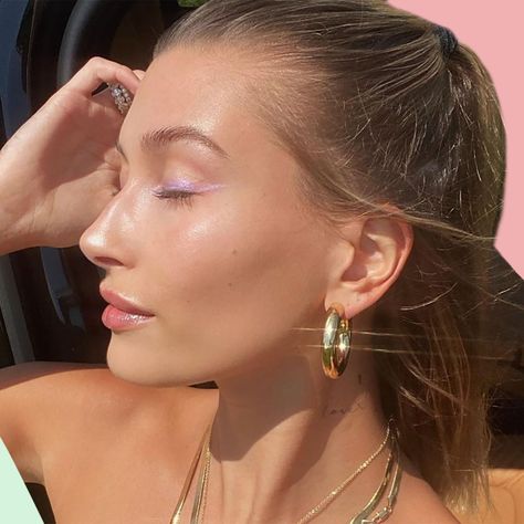 Hailey Bieber Nails Are All Over TikTok: How To Create The Pearl Pink Manicure | Glamour UK Hailey Bieber Nose, Hailey Bieber Lips, Hailey Bieber Skin, Elegant Goth, Hailey Baldwin Style, Affordable Skincare, Hailey Bieber Style, Pink Manicure, Hailey Rhode Baldwin