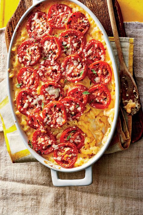 Tomato Mac And Cheese, Tomato Macaroni, Southern Living Recipes, Macaroni N Cheese Recipe, Gardening Diy, Summer Side Dishes, Roasted Tomato, Baked Beans, Roasted Tomatoes