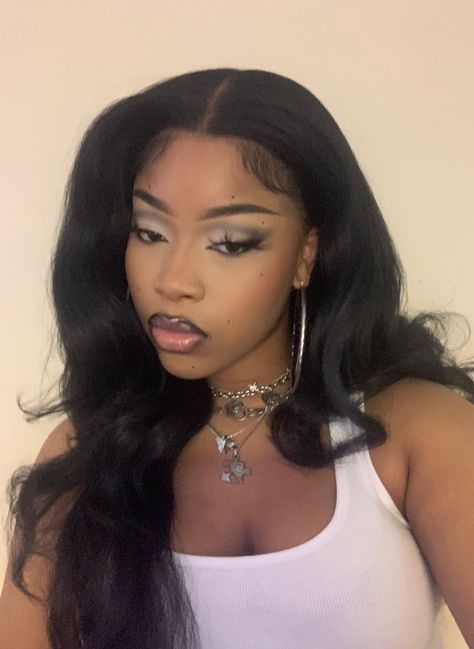 ً on Twitter: "wusyaname… " Y2k Makeup Looks, 2000s Makeup Looks, Hoco Makeup Looks, 90s Makeup Look, Feminine Makeup, Dark Makeup Looks, Light Makeup Looks, Y2k Hairstyles, Makeup For Black Skin