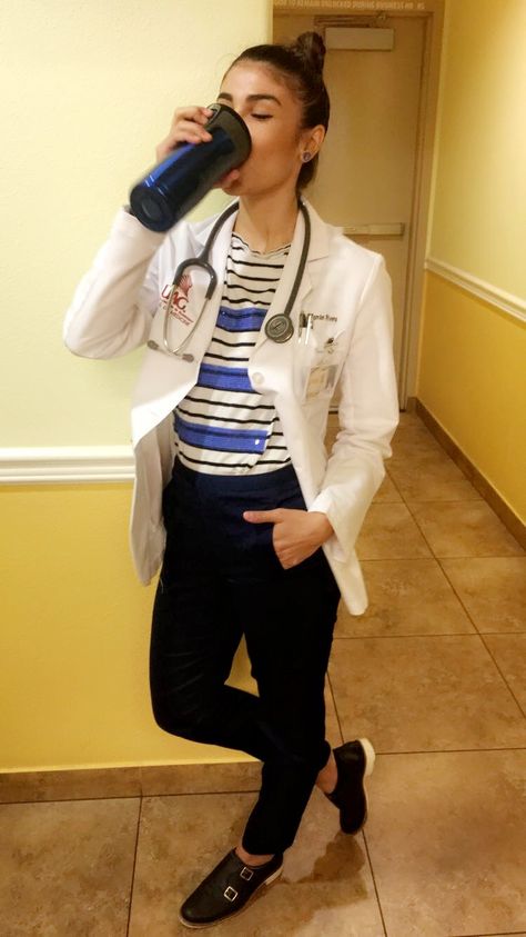 Short white coat OOTD : Navy blue pants - Forever 21, white striped shirt with blue details - Zara, blue coffee mug - Contigo White Coat Outfit Medical, Short White Coat, Ootd Navy, Future Surgeon, Doctor Clothes, Coat Ootd, Doctor Outfit, White Stripes Shirt, Navy Blue Pants