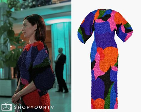 Elsbeth: Season 1 Episode 4 Elsbeth's Printed Dress Elsbeth Tascioni Outfits, Favorite Tv Show Dress To Impress, Bette L Word Outfits, Elsbeth Tv Show, Elizabeth Sladen Dr. Who, Escape The Night, Happy Fashion, 19 Kids And Counting, Bright Stripes