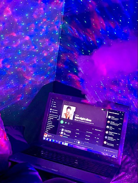 Late Night Purple Aesthetic, Purple Aesthetic Spotify Covers, Indie Purple Aesthetic, Purple Spotify Covers, Purple Playlist Covers, Dark Purple Aesthetic Outfit, Night Purple Aesthetic, Purple Retro Aesthetic, Music Purple Aesthetic