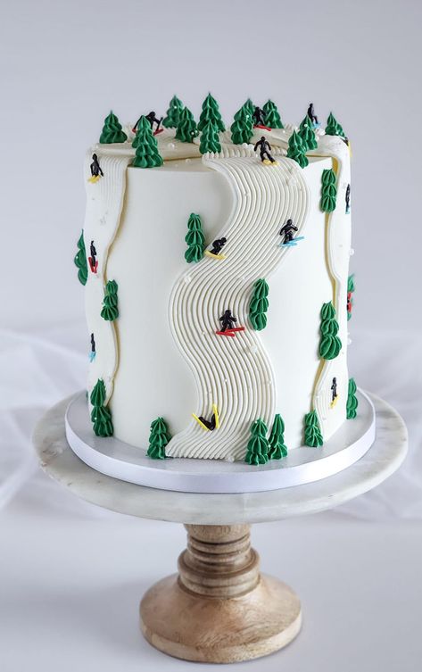 Frosting Trees On Cake, How To Make Pine Trees For Cakes, Simple Birthday Cake With Sprinkles, 18th Birthday Cake Winter, Basic Cake Designs Simple, Cake Decor Inspo Easy, Christmas Decor Ideas Cake, Simple Celebration Cake, Cake Christmas Ideas