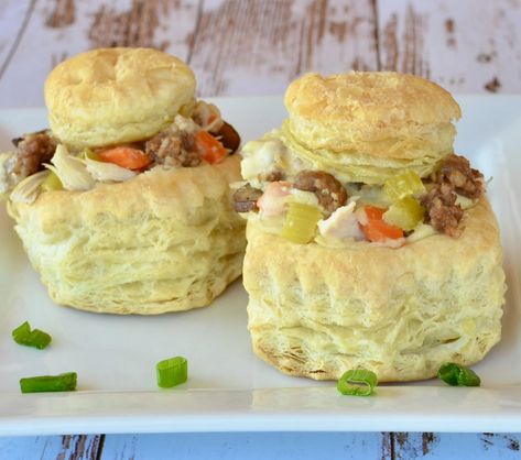 Chicken And Leek Casserole, Savory Puff Pastry Recipes, Puff Pastry Dinner, Chicken Puff Pastry, Chicken Puff, Baked Catfish, Puff Pastry Chicken, Puff Pastry Recipes Savory, Spinach Puff Pastry