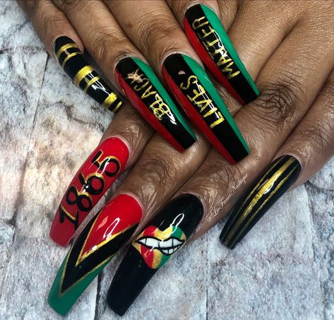 Juneteenth Tattoo Ideas, African Nails Design, Black Power Nails Art Designs, Black Pride Nails, Blm Nails, Bhm Nails, African Nails Design Black Women, Short Juneteenth Nails, Juneteenth Makeup Looks