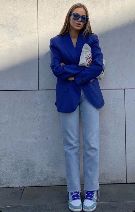 Forum Low, Outfit Primavera, Woman Clothes, Blazer Outfits, Colourful Outfits, Looks Style, Blue Jacket, Nike Dunk, Moda Fashion