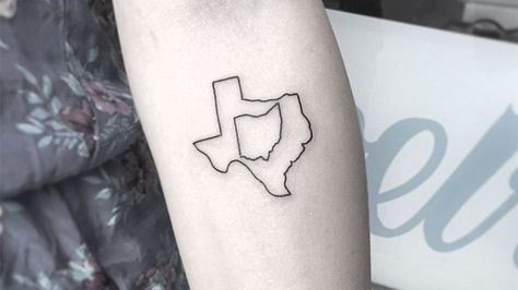 52 State Outline Tattoos And Other Hometown Ink-Spiration For Every District In The Country Hometown Tattoo, Oklahoma Tattoo, Virginia Tattoo, Ohio Tattoo, Tattoo Therapy, Couple Tattoos Love, State Tattoos, Lucky Tattoo, Pride Tattoo