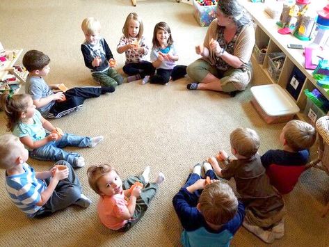 Circle Time is a common part of the preschool routine. The purpose of Circle Time is to welcome the children, introduce the topic of the day and build a sense of community.   Welcome Children MUSIC: Play the Circle Time Song included in your Welcome Gift bag.GATHER: Sit together on a rug, blanket or in the same special place in … Preschool Routine, Montessori Activities Preschool, Children Music, Weather Books, Circle Time Songs, Preschool Circle Time, Social Emotional Skills, Music And Movement, Emotional Skills