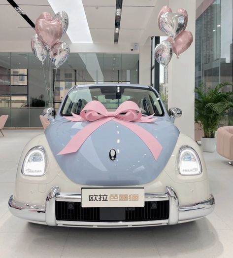 Cute Vehicles, Princess Car, Bug Car, Girly Car Accessories, Girly Car, Cute Car Accessories, Classy Cars, Pink Car, Pretty Cars