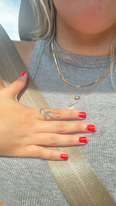 Pointer Finger Tattoo, Vine Tattoo, Vine Tattoos, Finger Tattoo, Finger Tattoos, Tattoo On, Vines, Chain Necklace, Tattoos