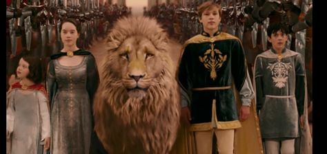 The Lion, the Witch, and the Wardrobe. The coronation Narnia Lion, Lion Witch Wardrobe, Narnia Movies, Narnia 3, Prince Caspian, Writing Fantasy, The Golden Compass, I Love Cinema, Cs Lewis