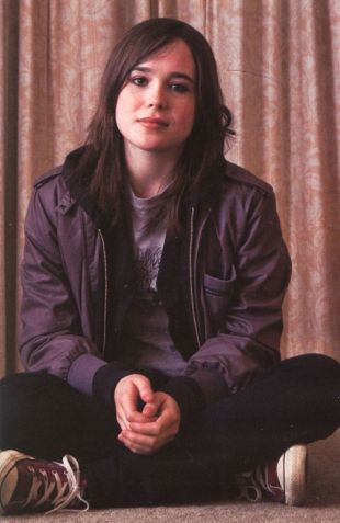 ellen page members only jacket Elliot Page, Ellen Page, Members Only Jacket, Members Only, Tomboy Fashion, Girl Crushes, Film Serie, Woman Crush, Juno