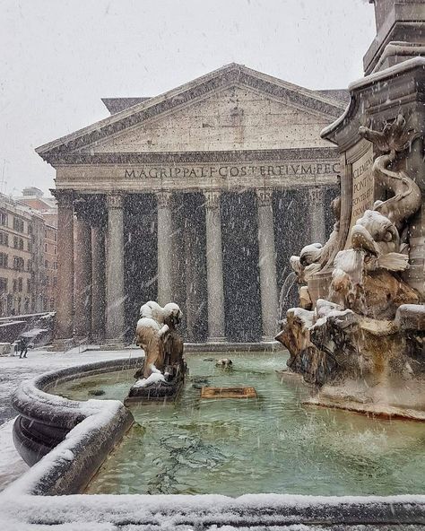 Milady De Winter, Ancient Greece Aesthetic, Berlin Palace, Piazza Navona, Maputo, Italy Aesthetic, Italy Photo, The Grove, Ancient Rome