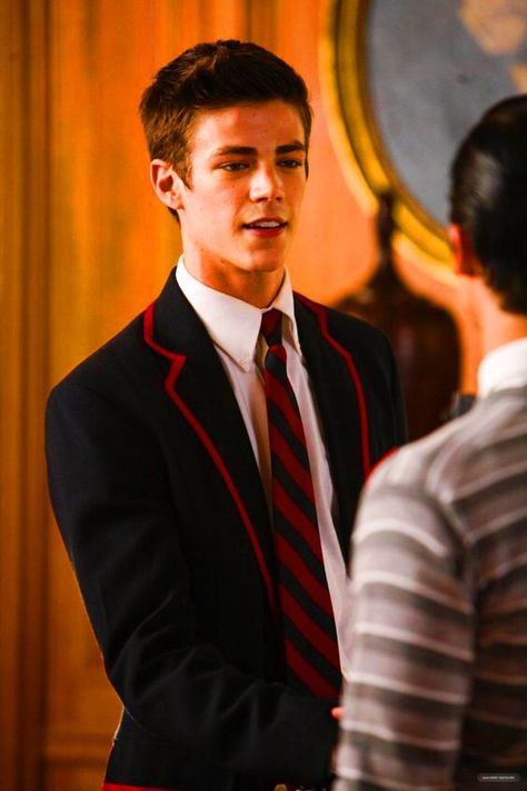 Grant Gustin Glee, Sebastian Glee, Sebastian Smythe, Flash Barry Allen, The Flash Grant Gustin, Chord Overstreet, Brittany Snow, Music Club, Superman Lois