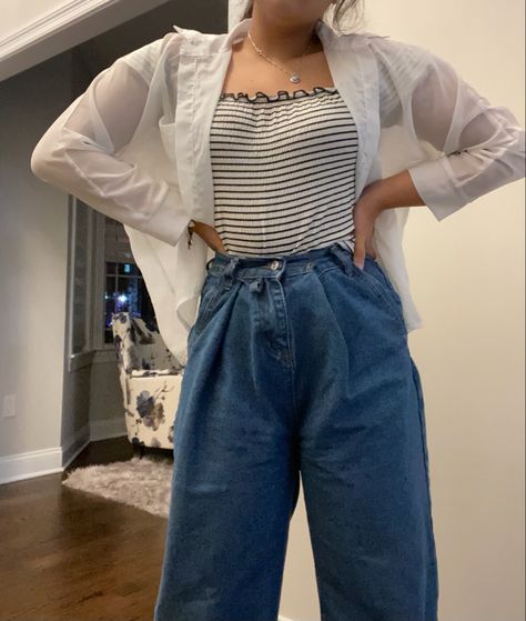 Dark Academia Outfit Korean, Belt Outfit Aesthetic, Oversized Jeans Outfit, Aesthetic Outfit Y2k, Oversized Sweater White, Vintage Jeans Outfit, Korean Fashion Pastel, Light Academia Outfit, Belt Outfit