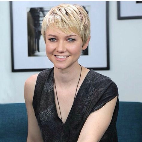 Hair Blond Pixie, Valorie Curry, Layered Pixie Haircuts, Cute Pixie Haircuts, Short Blonde Pixie, Pixie Haircut Styles, Modern Bob, Hair Cute, Haircut Styles