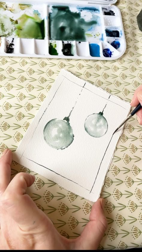 Watercolor Christmas Ornament Cards, Diy Christmas Cards Watercolor Simple, Watercolour Painting Christmas, Simple Painted Christmas Cards, Simple Christmas Art Painting, Watercolor Christmas Bulbs, Watercolour Holiday Cards, Watercolor Christmas Art Simple, Simple Watercolour Christmas Card Ideas