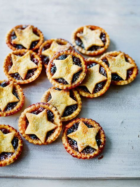 Mary Berry Mince Pies, Fruit Mince Pies, Lunch Kids, Mince Pie Recipe, Mince Pies Christmas, Mary Berry Recipe, Mince Pie, British Bake Off, British Baking