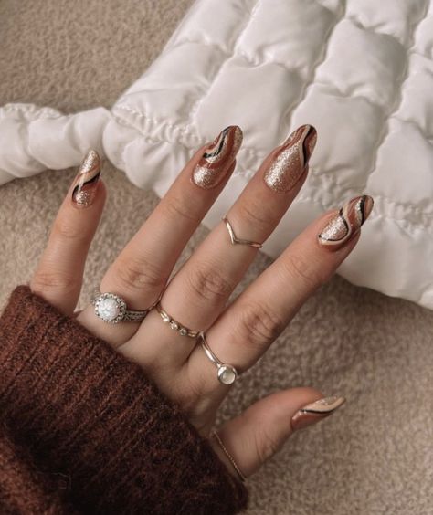 glitter nails, glitter nail designs, glitter nail, glitter nail art, glitter nail design, glitter nails art, glitter nails design Neutral Swirl Nails, Nails For All Seasons, Glitter Fall Nails, Black Christmas Nails, Glitter Nail Ideas, Nails For 2023, Nails Gorgeous, Glitter Nail Designs, Sophisticated Manicure