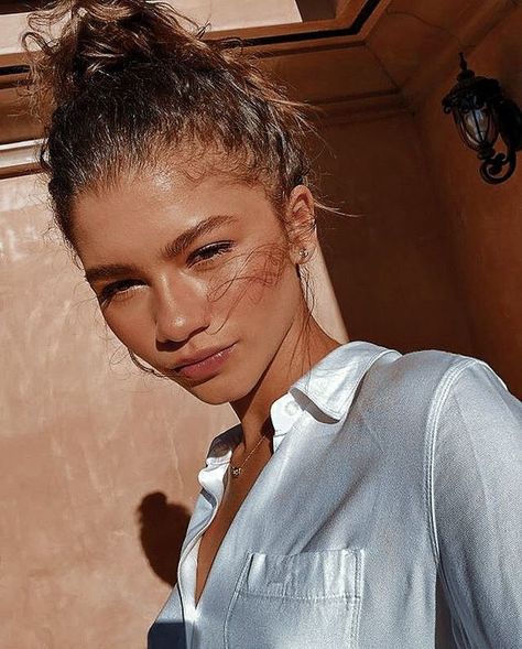 Zendaya Pictures, Icon Celebrities, Zendaya Aesthetic, Zendaya Euphoria, Zendaya Hair, Zendaya Maree Stoermer Coleman, Tom Holland Zendaya, Zendaya Style, Spider Man Far From Home