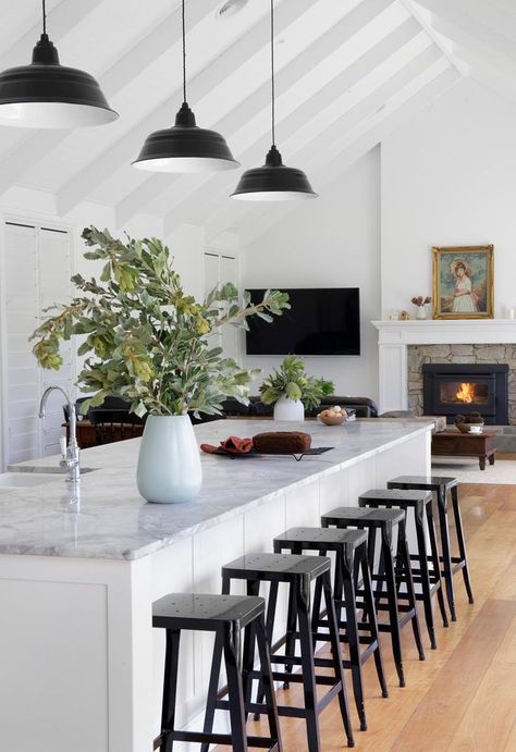 Antique White Usa, Hamptons Kitchen, Raked Ceiling, Kitchen Island Bench, Freestanding Cooker, Kitchen Benches, Contemporary Farmhouse, Kitchen Island Design, Kitchen Pendants