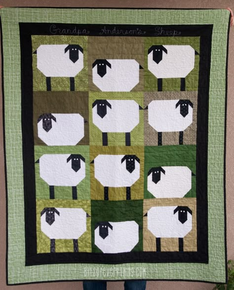 Sheep Quilt Block, Sheep Quilt, Baby Quilts Easy, Quilt Animals, Sheep Decor, Big Block Quilts, Crochet Sheep, Farm Quilt, Barn Quilt Designs