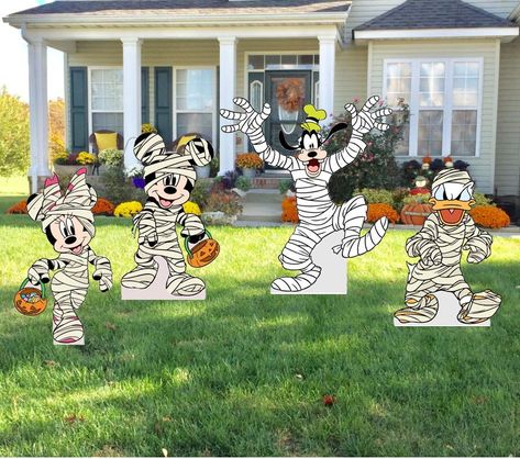 Halloween Patio Decor, Wood Halloween Decorations, Halloween Cut Outs, Fun Diy Halloween Decorations, Disney Halloween Decorations, Halloween Patio, Scary Halloween Decorations Outdoor, Halloween Yard Art, Mummy Halloween