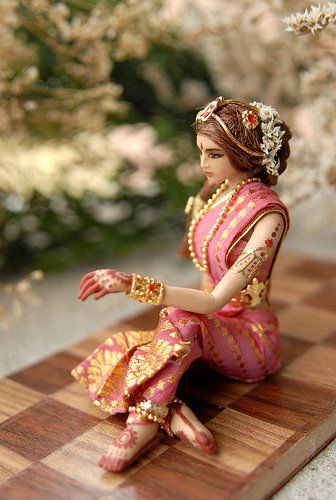 Urvashi- the most beautiful Apsara (female nymph or celestial spirit) Bommala Koluvu, Celestial Spirit, Golu Dolls, Indian Dolls, Cartoon Doll, Wedding Doll, Homemade Dolls, Goddess Decor, Asian Doll