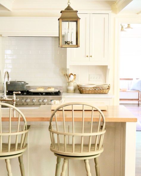 JSH - Jenny Steffens Hobick on Instagram: “The kitchen got a little freshened over the summer, too.  I gave our once black Windsor barstools a lift with a coat of putty paint.  I…” Old Farmhouse Interior, Jenny Steffens Hobick, Rustic Pots, Home Entertaining, Vintage Bar Stools, Storybook Cottage, Hearth Room, Block Printed Pillows, Kitchen Containers