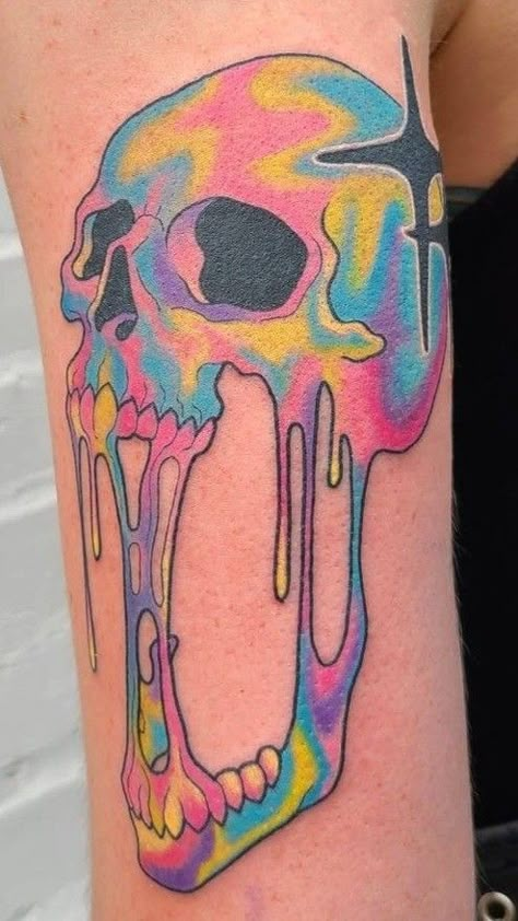 Trippy Color Tattoo, Fun Color Tattoos, Trippy Hand Tattoos, Psycadelic Tattoo Ideas, Trippy Tattoos Ideas Hippie, Psychadelic Tattoo, Colorful Skull Tattoo, Acid Tattoo Ideas, Slime Tattoo