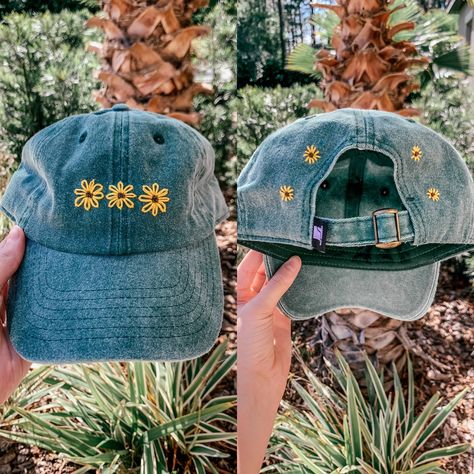 Mens Embroidered Hat, Hat With Embroidery, Hand Embroidery On Hats, Diy Hat Embroidery, Baseball Hat Embroidery Diy, Simple Hat Embroidery Ideas, Embroidered Hat Diy, Embroidery Baseball Caps, Baseball Hat Embroidery