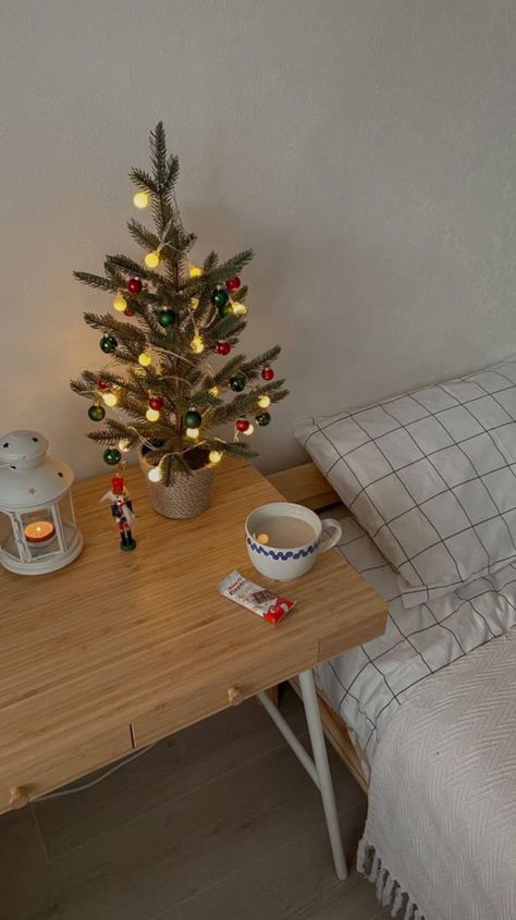 Christmas Ikea, Summertime Vibes, Christmas Dreaming, Christmas Apartment, Xmas Deco, Christmas Feeling, Small Christmas Trees, Christmas Bedroom, Minimalist Christmas