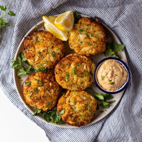 Crab Cakes with Old Bay Aioli | Anova Precision® Oven Recipes Aioli Recipe For Crab Cakes, Aoli Recipe For Crab Cakes, Old Bay Crab Cakes Recipes, Old Bay Aioli, Aioli For Crab Cakes, Original Old Bay Crab Cakes, Broiled Crab Cakes Recipe, Crab Cakes Baked In Oven, Menstruation Recipes