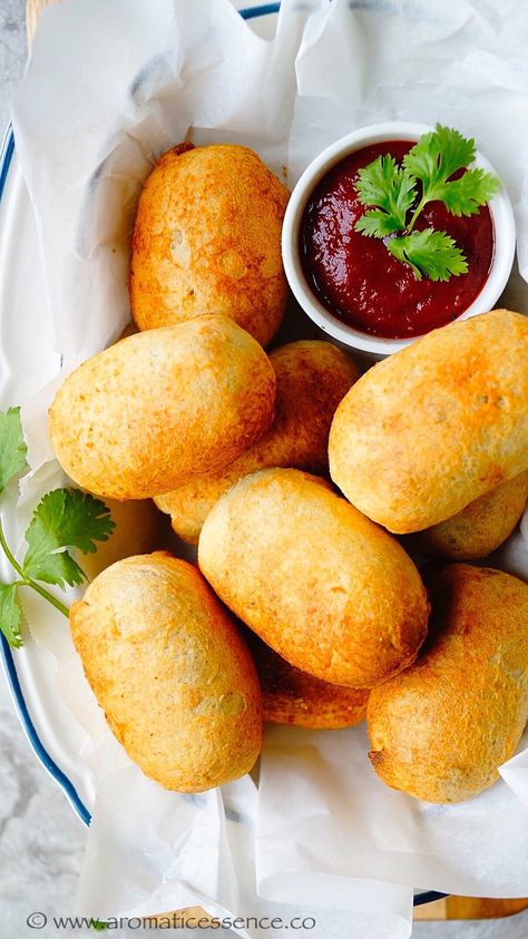 Indian Bread potato rolls, a crispy and crunchy snack that's perfect to satiate those small, mid-afternoon hunger pangs. Potato Roll Recipe, Potatoes And Meat, Potato Rolls Recipe, Hunger Pangs, Potato Rolls, Bread Rolls Recipe, Healthy Afternoon Snacks, Hot Bread, Mid Afternoon