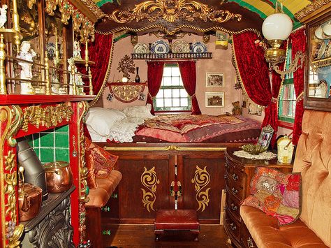 Like a mini cardinal's palace Horse Drawn Wagon, Caravan Interior, Bohemian Interior, Channing Tatum, Horse Drawn, Wagons, Glamping, Caravan, Tiny House