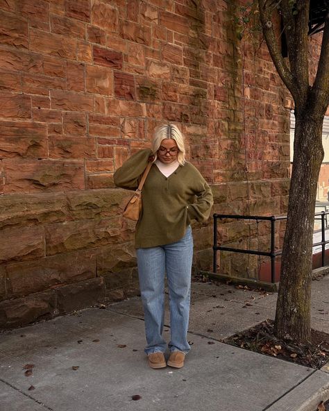 thrifted this sweater recently & i was so excited about it —- & this girl at the diner we went to on saturday came up to me and said “i… | Instagram Maria Layton, Talking To Strangers, Thrifted Jeans, Dream Style, Loose Jeans, Edgy Outfits, Workout Tops, So Excited, Autumn Winter Fashion