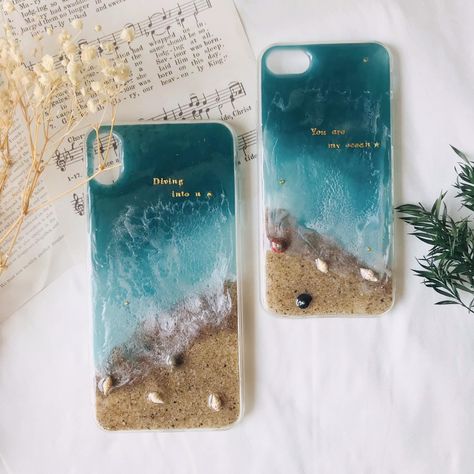 Resin Phone Case Aesthetic, Phone Cover Resin Art, Epoxy Phone Case, Resin Phone Case Ideas, Resin Phone Cover, Resin Mobile Cover, Epoxy Resin Phone Case, Diy Resin Phone Case, Diy Resin Keychain