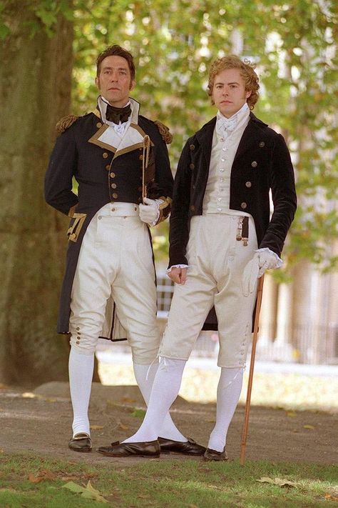 Persuasion 1995 UGH THOSE BREECHES!!!!!! Just look at them!!! ¡I <3 Breeches! Also look at the difference in the buttons at the calf, the convenient openings, and the jackets. Persuasion 1995, Victorian Sailor, Anton Ivanov, Movie Clothes, Regency Men, Naval Uniform, Regency Ball, Jane Austen Movies, Ciaran Hinds