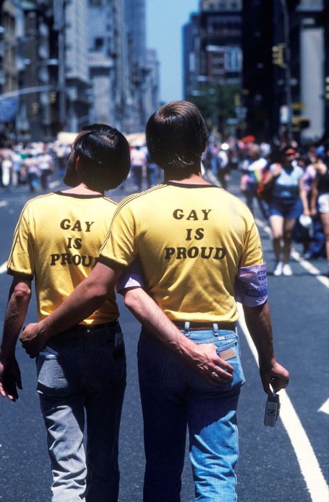 1970s London, Liberation Day, Gay Pride Parade, Lgbt Rights, 20th Century Fashion, Pride Parade, London Photography, Lgbtq Pride, Documentary Photography