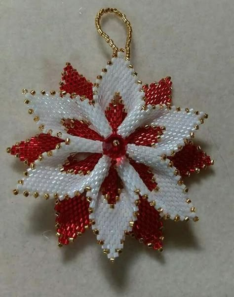 Beaded Christmas Ornaments Patterns, Beaded Christmas Decorations, Beaded Ornament Covers, Christmas Beading, Beaded Flowers Patterns, Christmas Ornaments Patterns, Quilling Christmas, Holiday Beading, Pola Kristik