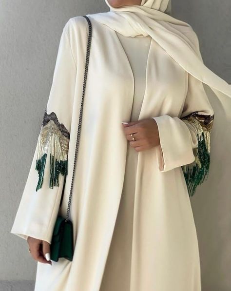 Abaya Collection, Abaya Designs Latest, Abaya Fashion Dubai, Abaya Design, Mode Kimono, Mode Turban, Modest Fashion Hijab, Muslim Fashion Hijab Outfits, Hijabi Fashion Casual